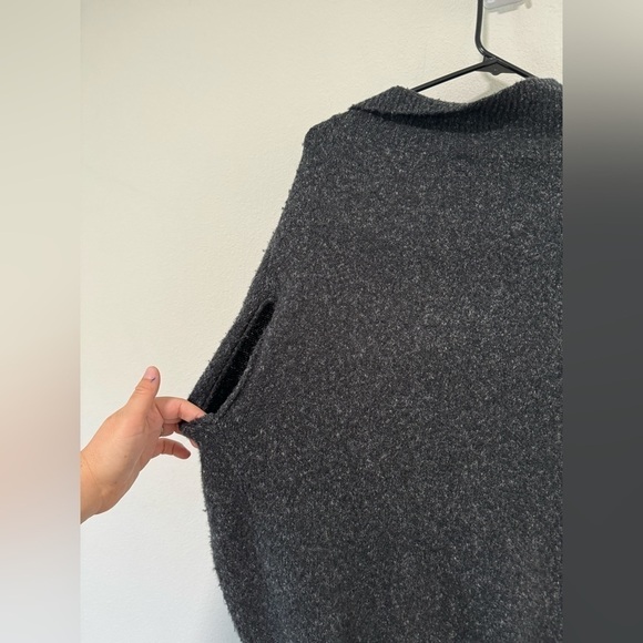 Max Azria Heather Grey Wool Blend Sleeveless Slouchy Shrug Sweater Size XS/S - Picture 9 of 14